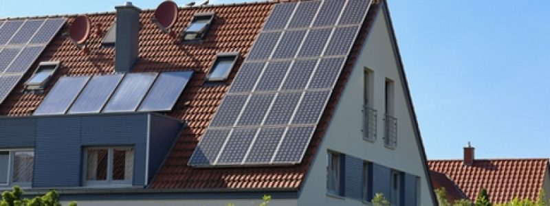Photovoltaics combined with a solar thermal system on a single-family house in North Rhine-Westphalia, Germany